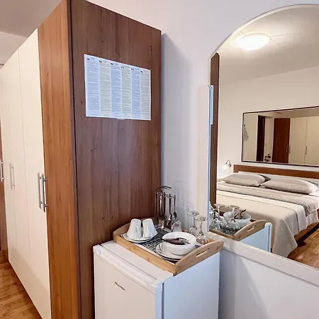 Tai - Spacious And Comfy With Private Terrace 招待所 3*