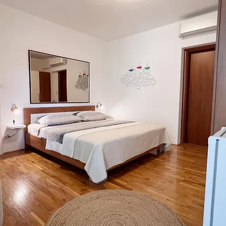 Guest house Tai - Spacious And Comfy With Private Terrace Hvar Town
