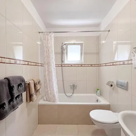 Tai - Spacious And Comfy With Private Terrace Guest house