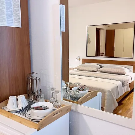 Tai - Spacious And Comfy With Private Terrace Guest house Hvar Town